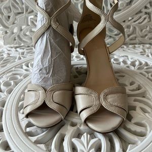 NINE WEST open toe shoes /Sandle size 6 1/2 🌿